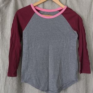 Red grey baseball t shirt american eagle xs